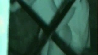 公園で彼氏ばフェラチオで抜いてやる優しい彼女ば盗撮!