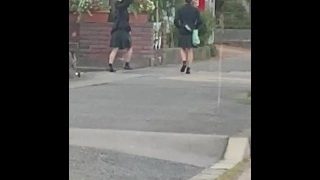 神風で女子高生のスカートがマリリンモンローばりにめくれ上がっったところを奇跡的に盗撮できました!