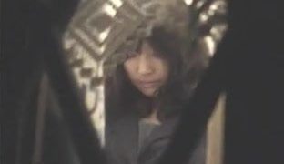 【民家 盗撮】家に帰ってきたらすぐに全裸になる近所のOL