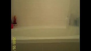 【自宅】夫が仕掛けた隠しカメラで毎日の風呂上がりを盗撮される妻