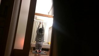 【民家】美人ヨガインストラクターの私生活を連日郵便受けから盗撮した動画集