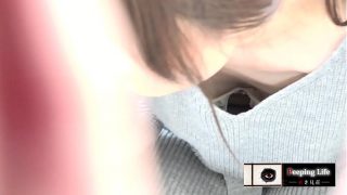 【胸チラ】運動会で盗撮された若いお母さんの前かがみ貧乳おっぱい