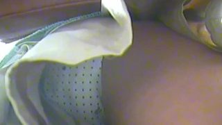 【逆さ撮り】スカートっぽいショートパンツを盗撮して可愛いパンティーをゲット