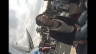 【胸チラ】フリマの店員達を接客させての前かがみ乳首チラ動画