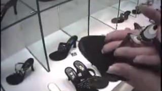 【胸チラ】美人なアパレル店員達の接客前かがみ乳首チラ盗撮動画総集編