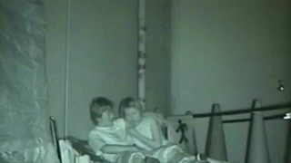 【野外盗撮】夜の青姦スポットでイチャイチャするカップルを隠しカメラが盗撮成功