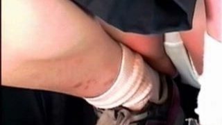 【パンチラ】棚の下から女子高生達のしゃがみパンチラをドアップで盗撮