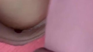 【胸チラ】美乳で可愛いアパレル店員の前かがみ乳首チラをドアップで盗撮