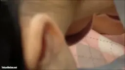 【胸チラ】ルーズなワンピースの可愛い店員さんの胸元からおっぱいとパンティーをWで盗撮