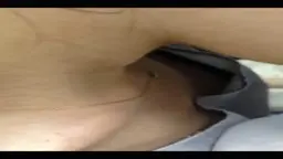 【胸チラ】満員電車で胸元全開の美乳なお姉さんの胸チラをスマホで近距離盗撮