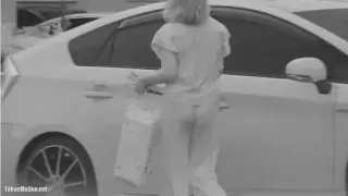 【お尻】車に乗り込むお姉さんのTバックのお尻を赤外線カメラで透け透けにした盗撮動画