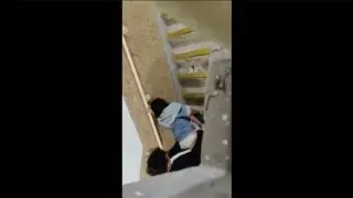 【野外盗撮】お昼間の階段でバックでセックスしている若いカップルをスマホで盗撮