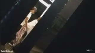 【野外盗撮】真夜中の公園のトイレでセックスしている若いカップルを望遠カメラで盗撮