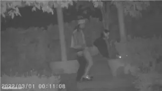 【野外】夜の公園でハードな青姦セックスしている若いカップルを暗視カメラで盗撮！